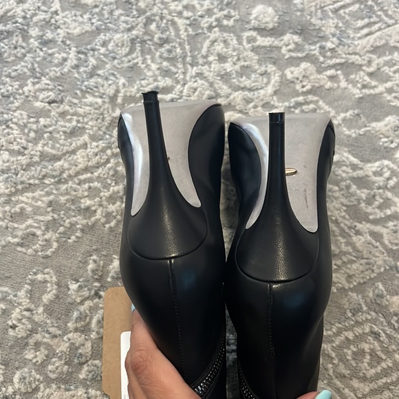 Sergio Rossi Zipper Black Leather Booties - Picture 8 of 11